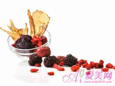  简单易做的6款美白汤 喝出雪白嫩滑肌肤 