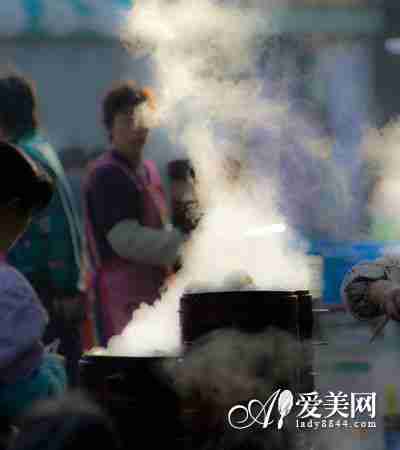  危险的街头早餐档 看完你还敢吃吗? 